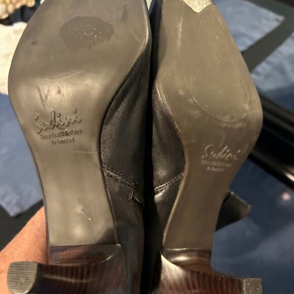 Sudini Leather Bootie US Women's Size 10.5W with 3 1/2" Heel - Picture 4 of 5